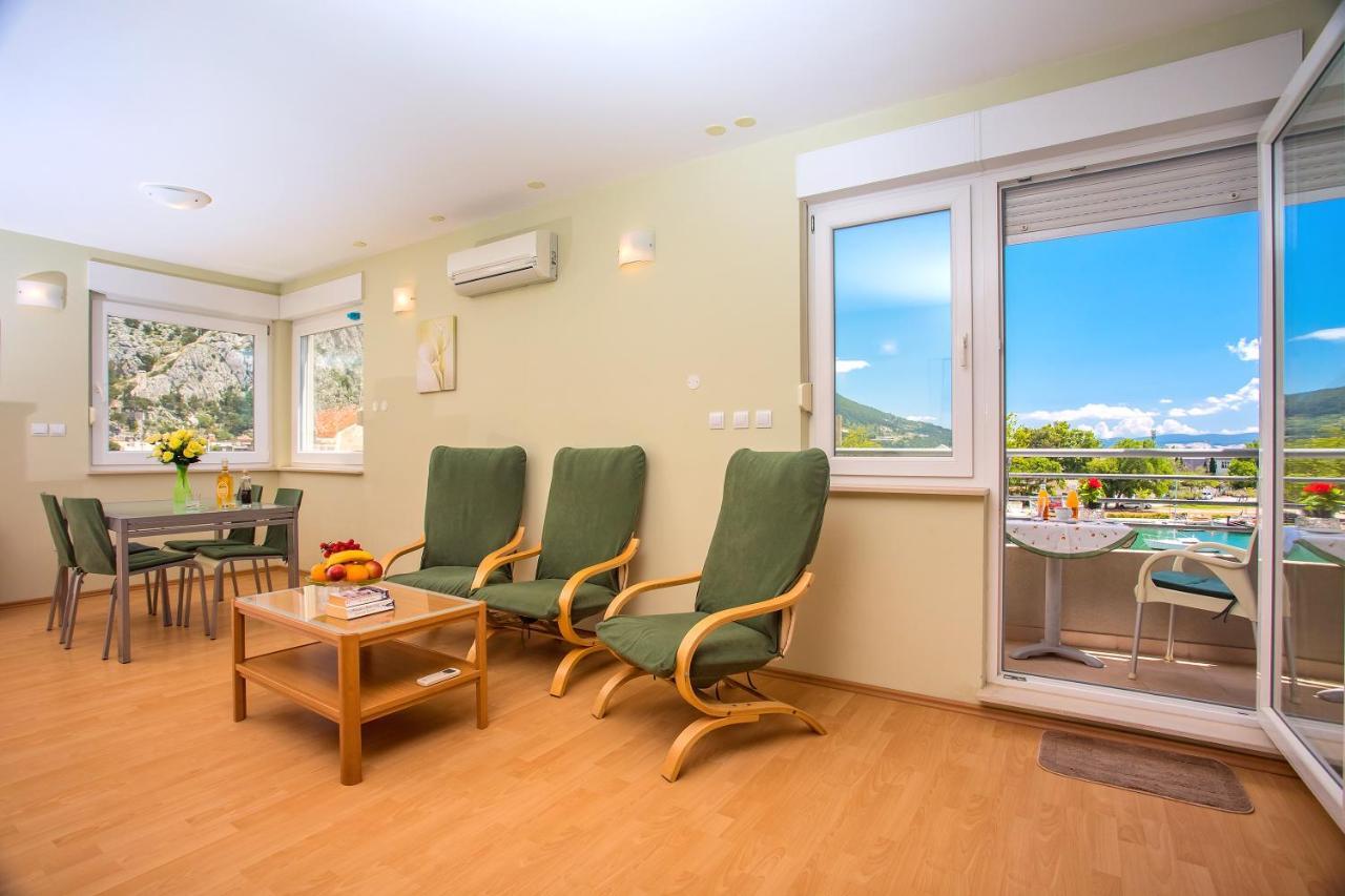 Apartmani Ribnjak Seka Omis Exterior photo