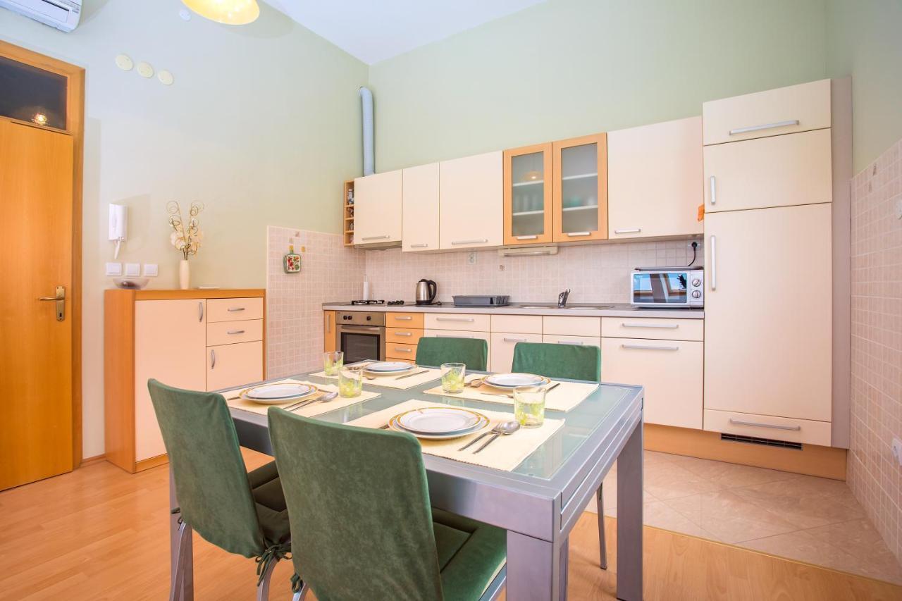 Apartmani Ribnjak Seka Omis Exterior photo